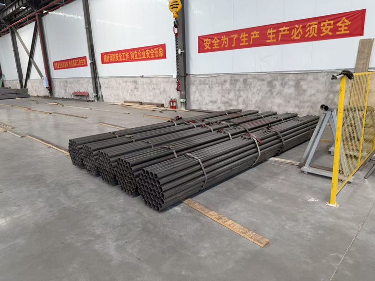 Round steel pipes